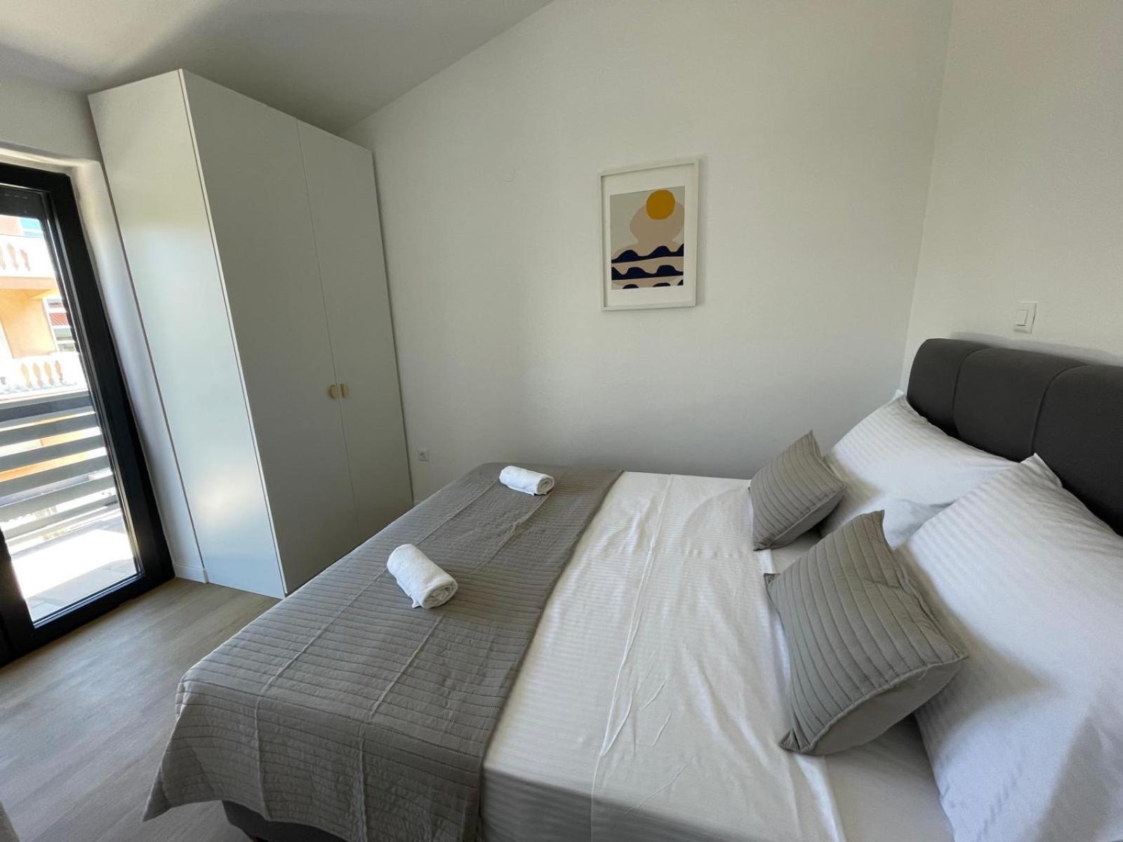 Apartments Ula Vodice Esterno foto